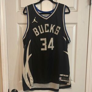 Milwaukee Bucks Jordan Statement Edition Swingman Jersey 34 Antetokounmpo